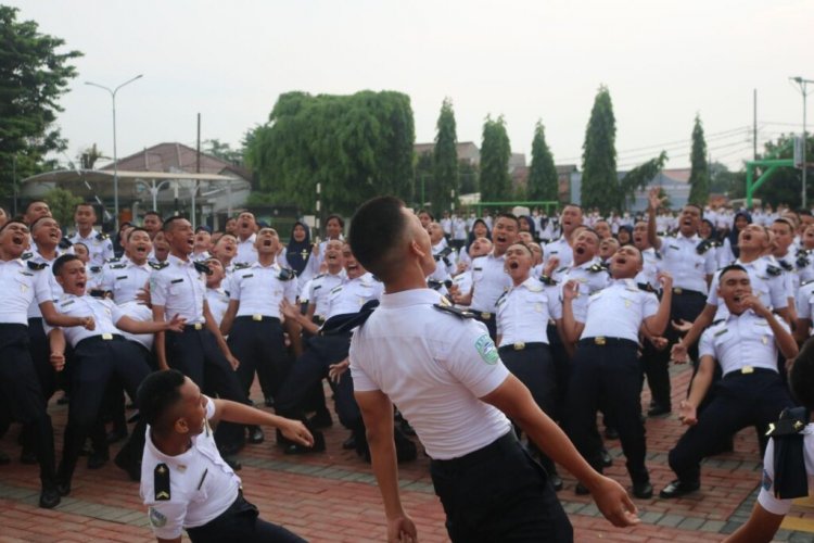 sekolah kedinasan apa saja yang gratis