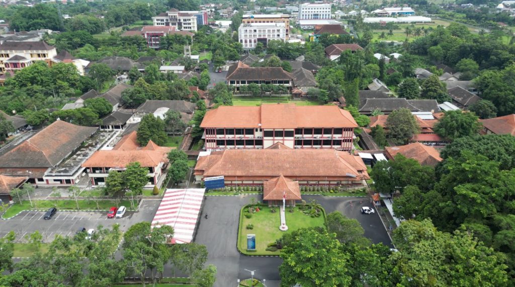 Polije, salah satu politeknik negeri yang tawarkan kelas IUP. (Foto: laman Polije)