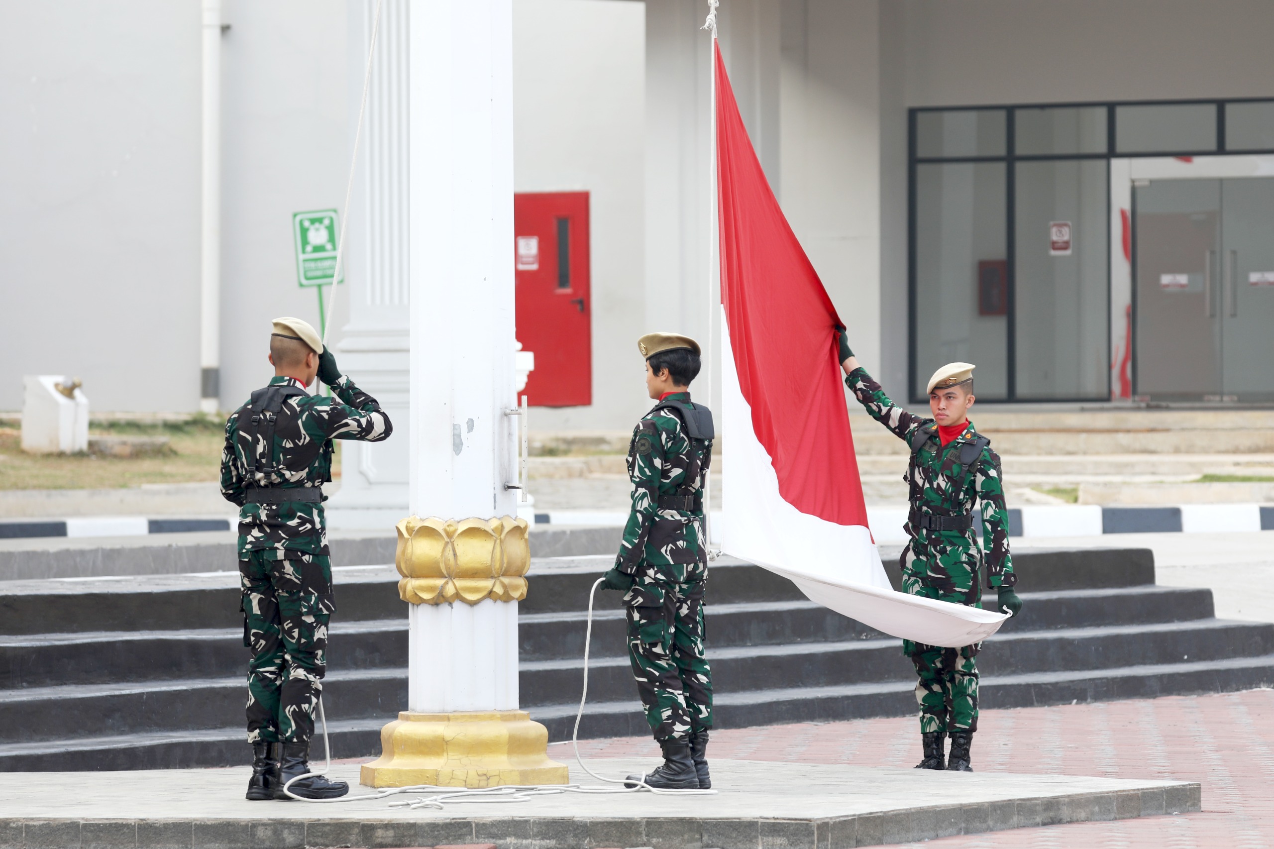 Apakah lulusan Unhan jadi TNI?